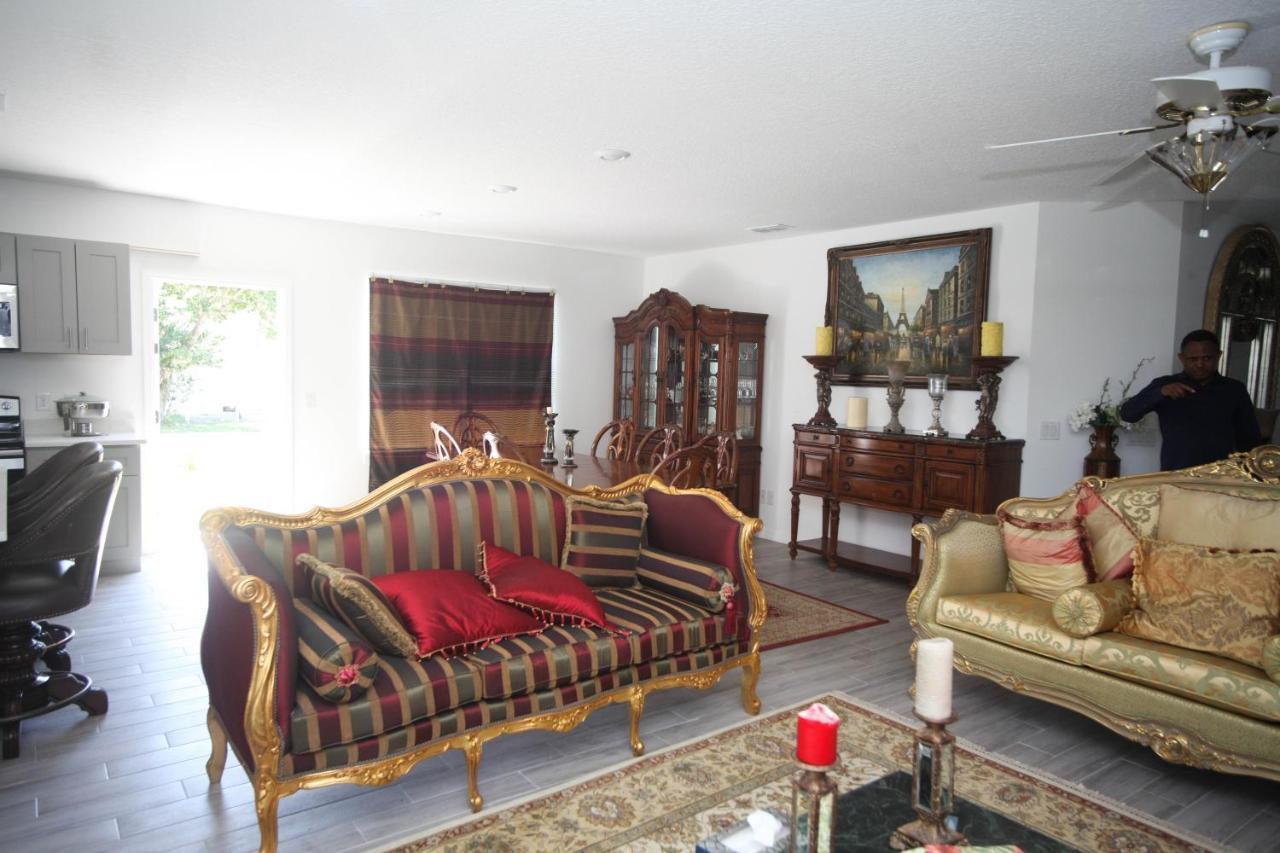 A Beautiful Queen Bedroom Orlando Exteriör bild